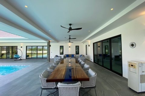 Chalet de 4 dormitorios en Pran Buri, Tailandia № 168436 - foto 6