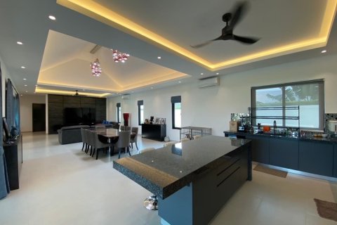 Chalet de 4 dormitorios en Pran Buri, Tailandia № 168436 - foto 11