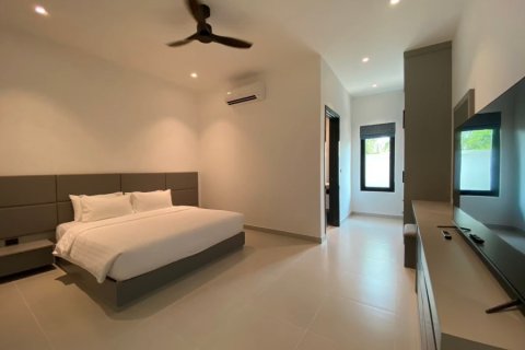 Chalet de 4 dormitorios en Pran Buri, Tailandia № 168436 - foto 21