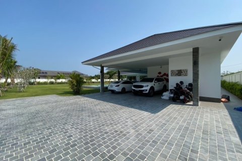 Chalet de 4 dormitorios en Pran Buri, Tailandia № 168436 - foto 27