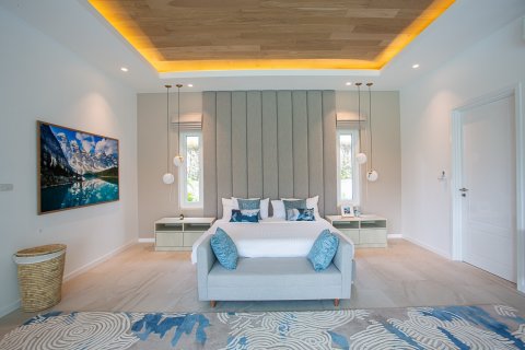 Chalet de 4 dormitorios en Hua Hin, Tailandia № 168440 - foto 28