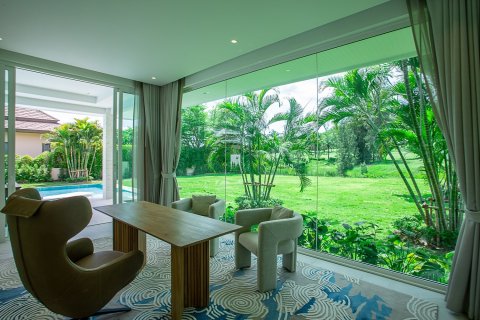 Chalet de 4 dormitorios en Hua Hin, Tailandia № 168440 - foto 23