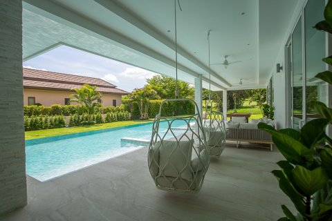 Chalet de 4 dormitorios en Hua Hin, Tailandia № 168440 - foto 5