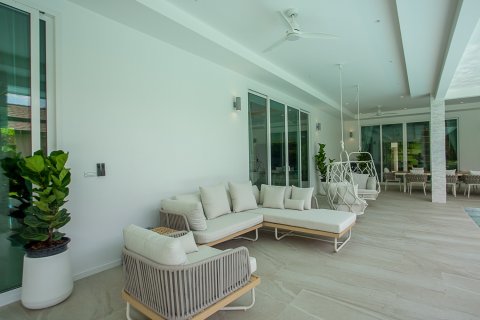 Chalet de 4 dormitorios en Hua Hin, Tailandia № 168440 - foto 9