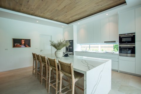 Chalet de 4 dormitorios en Hua Hin, Tailandia № 168440 - foto 16