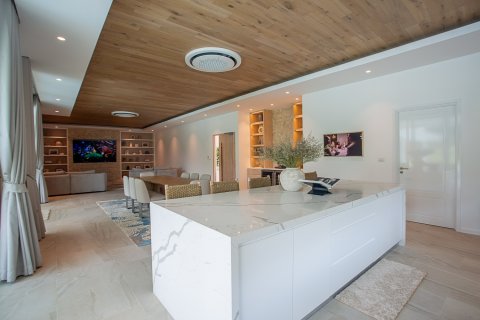 Chalet de 4 dormitorios en Hua Hin, Tailandia № 168440 - foto 18