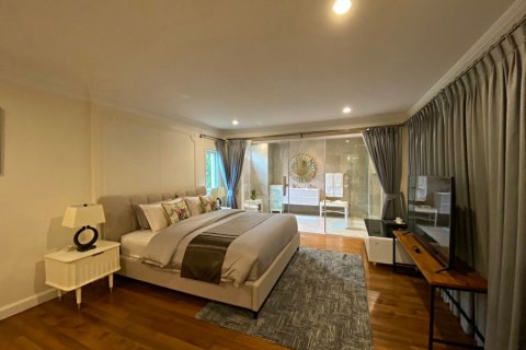 Chalet de 4 dormitorios en Hua Hin, Tailandia № 168439 - foto 20