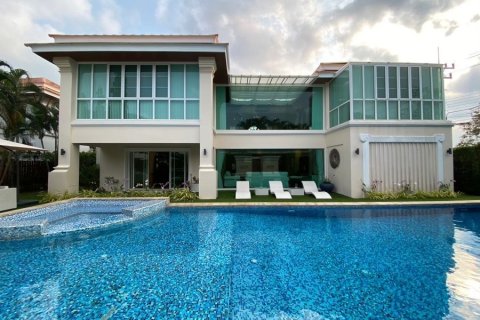 Villa in Hua Hin, Thailand 4 bedrooms № 168439