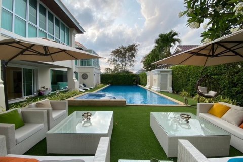 Chalet de 4 dormitorios en Hua Hin, Tailandia № 168439 - foto 2