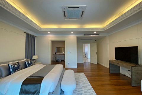 Chalet de 4 dormitorios en Hua Hin, Tailandia № 168439 - foto 27