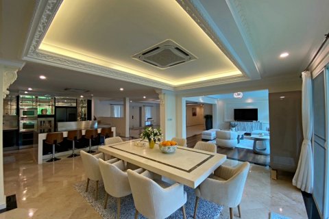 Chalet de 4 dormitorios en Hua Hin, Tailandia № 168439 - foto 12