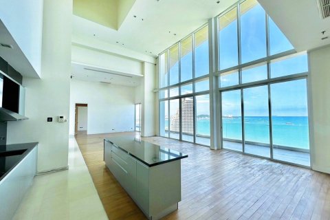 Ático de 4 dormitorios en Pattaya, Tailandia № 180764 - foto 3