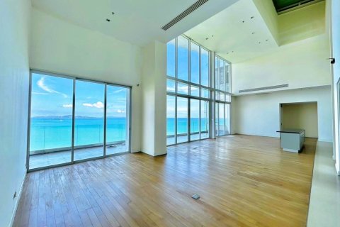Ático de 4 dormitorios en Pattaya, Tailandia № 180764 - foto 2