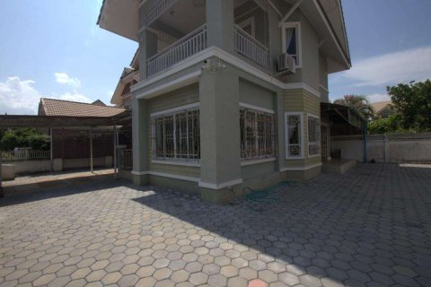 Casa de 3 dormitorios en Chiang Mai, Tailandia № 190877 - foto 18