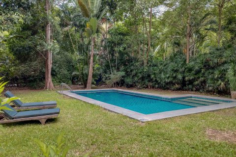 Casa de 5 dormitorios en Chiang Mai, Tailandia № 190875 - foto 2