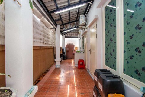 Casa de 5 dormitorios en Chiang Mai, Tailandia № 190878 - foto 30
