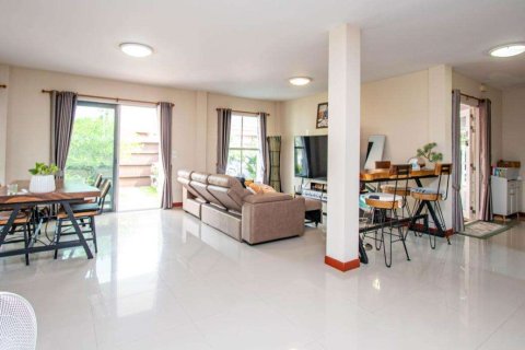 Casa de 5 dormitorios en Chiang Mai, Tailandia № 190878 - foto 9