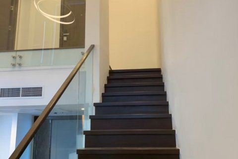 Condominio de 2 dormitorios en Phra Khanong, Bangkok, Tailandia № 134089 - foto 6