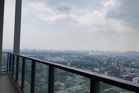 Condominio de 2 dormitorios en Phra Khanong, Bangkok, Tailandia № 134089 - foto 9