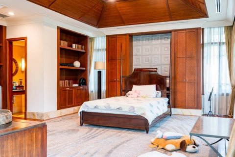 Chalet de 5 dormitorios en Phra Khanong, Bangkok, Tailandia № 134090 - foto 8