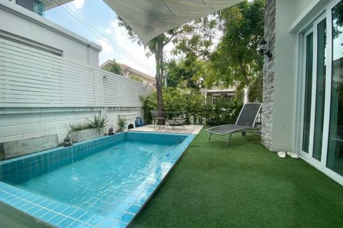 Chalet de 4 dormitorios en Prawet, Bangkok, Tailandia № 134087 - foto 19