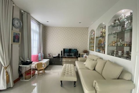 Chalet de 4 dormitorios en Prawet, Bangkok, Tailandia № 134087 - foto 3