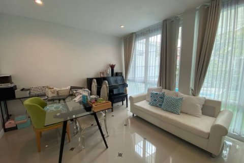 Chalet de 4 dormitorios en Prawet, Bangkok, Tailandia № 134087 - foto 5