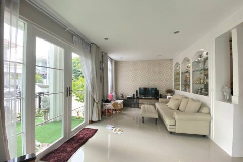 Chalet de 4 dormitorios en Prawet, Bangkok, Tailandia № 134087