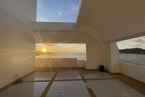 Apartamento de 5 habitaciones en Pattaya, Tailandia № 159795 - foto 17
