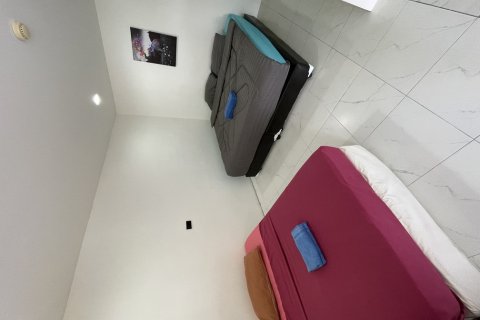 Apartamento de 5 habitaciones en Pattaya, Tailandia № 159795 - foto 3