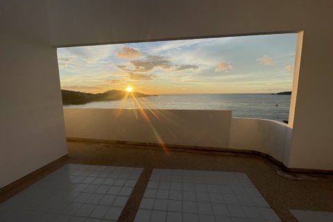 Apartamento de 5 habitaciones en Pattaya, Tailandia № 159795 - foto 18