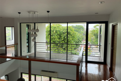 Casa de 4 dormitorios en Bangkok, Tailandia № 189304 - foto 3