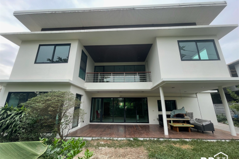 Casa de 4 dormitorios en Bangkok, Tailandia № 189304 - foto 8