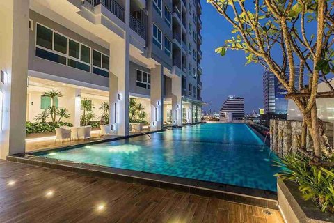Condominio de 2 dormitorios en Thonburi, Bangkok, Tailandia № 183412 - foto 2