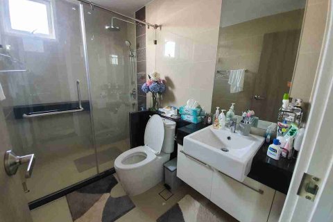 Condominio de 2 dormitorios en Thonburi, Bangkok, Tailandia № 183412 - foto 8
