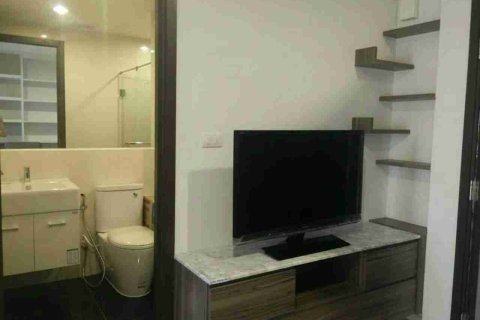 Condominio de 1 dormitorio en Thonburi, Bangkok, Tailandia № 183415 - foto 7