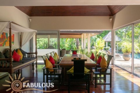 Chalet de 4 dormitorios en Bang Tao, Tailandia № 179506 - foto 5