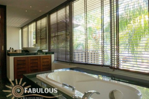 Chalet de 4 dormitorios en Bang Tao, Tailandia № 179506 - foto 4