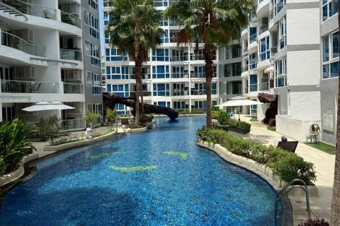 Apartamento de 2 habitaciones en Pattaya, Tailandia № 203449 - foto 11