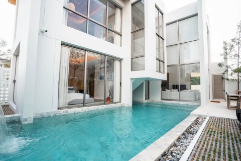 Casa de 4 dormitorios en Phuket, Tailandia № 137138