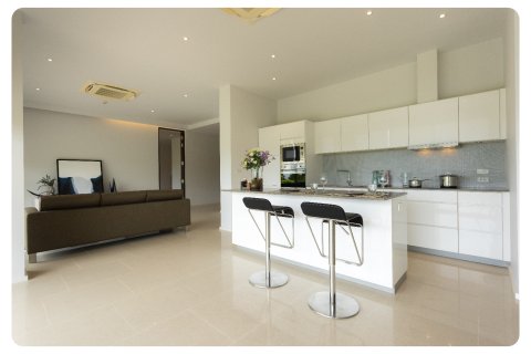 Condo in Pattaya, Thailand, 2 bedrooms  № 165097