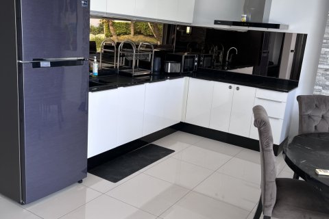 Apartamento de 2 dormitorios en Phuket, Tailandia № 162994 - foto 7