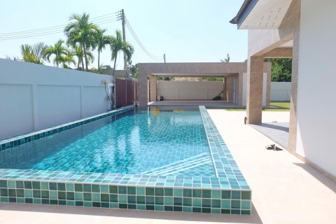 Estudio en Bang Lamung, Tailandia № 116781 - foto 3