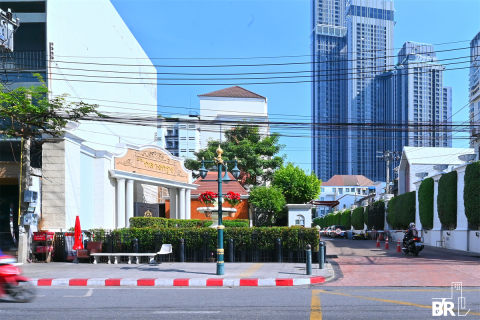 Reihenhaus in Bangkok, Thailand 4 Schlafzimmer № 190473