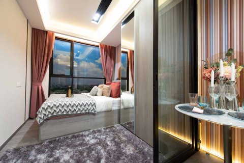 Condo in Bangkok, Thailand, 2 bedrooms  № 166751 - photo 13