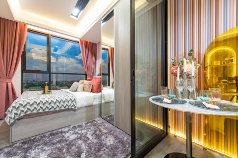 Condo in Bangkok, Thailand, 2 bedrooms  № 166751 - photo 2