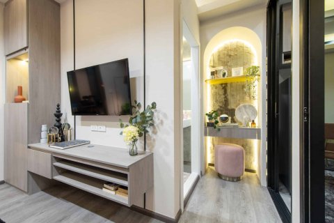 Condo in Bangkok, Thailand, 2 bedrooms  № 166751 - photo 11