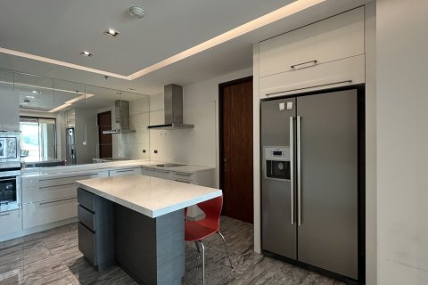 Condo in Watthana, Bangkok, Thailand, 4 bedrooms  № 201183 - photo 13