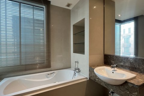 Condo in Watthana, Bangkok, Thailand, 4 bedrooms  № 201183 - photo 8