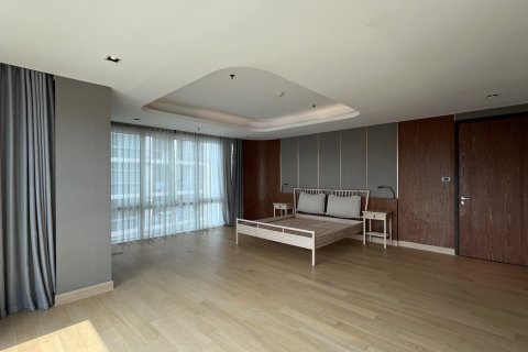 Condo in Watthana, Bangkok, Thailand, 4 bedrooms  № 201183 - photo 20